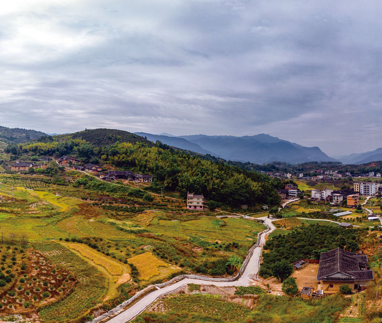 農(nóng)業(yè)農(nóng)村部答復(fù)大力發(fā)展智慧農(nóng)業(yè) 加快推進(jìn)鄉(xiāng)村全面振興有關(guān)建議